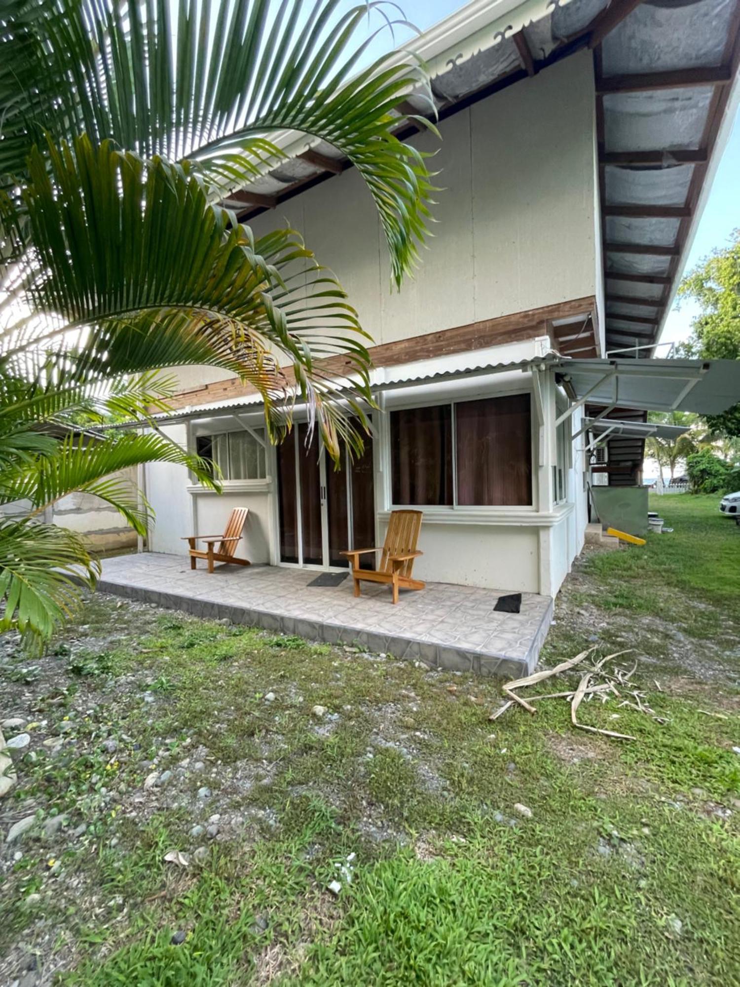 Casa Blanca Beachfront House With Shared Pool Access Pangea Lodge Manzanillo  Eksteriør billede